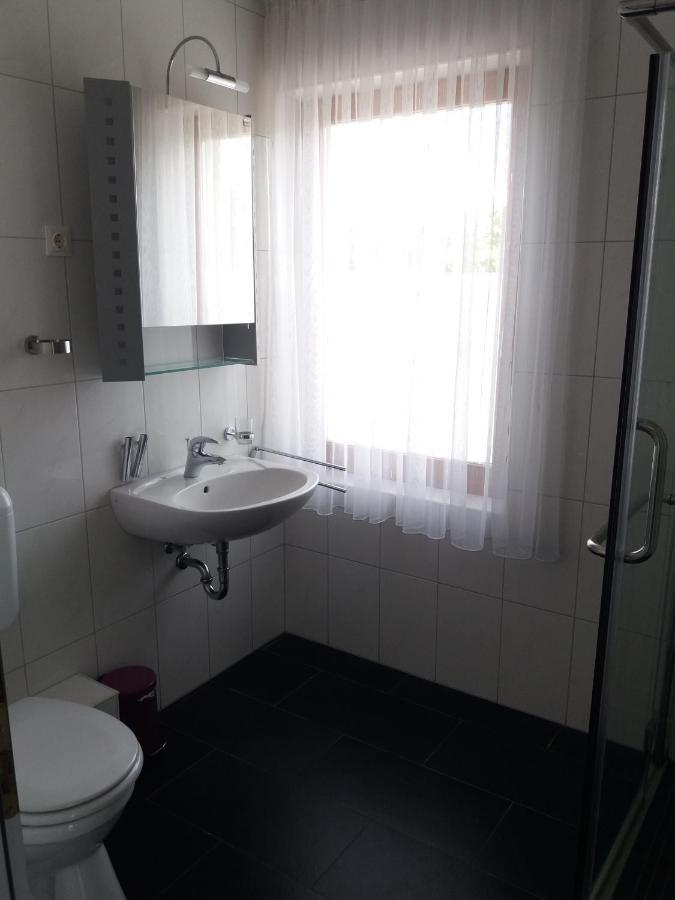 Balaca Panzio Veszprem Bilik gambar